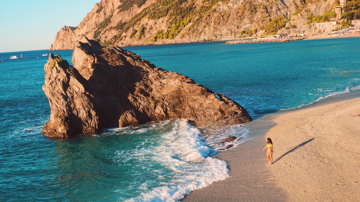 Weused2benormal's tweet photo. Perfect day for a Cinque Terre Beach Day 🏖 

#besteuropepictures https://t.co/1yfKMIAMjh