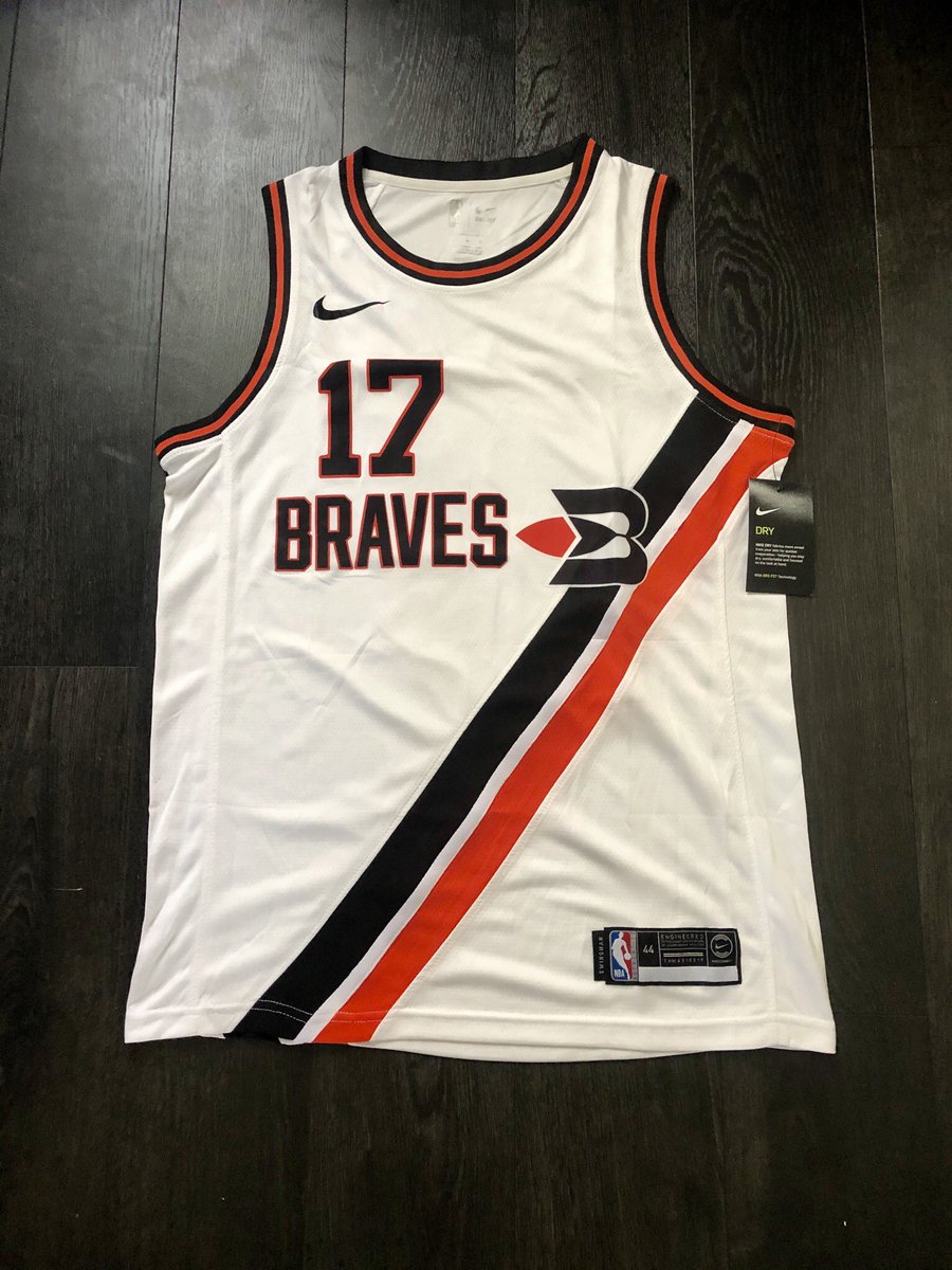 VictoryShirts20's tweet photo. 🏈Josh Allen Buffalo Braves Jersey Giveaway🏈

Sizes Available: Medium through XL

To Enter Giveaway:
- Retweet this tweet
- Retweet our pinned tweet
- Follow us @VictoryShirts20
- Optional (Follow us on Instagram for more giveaway opportunities: VictoryShirts)

#GoBills https://t.co/3IPiGWc8K4