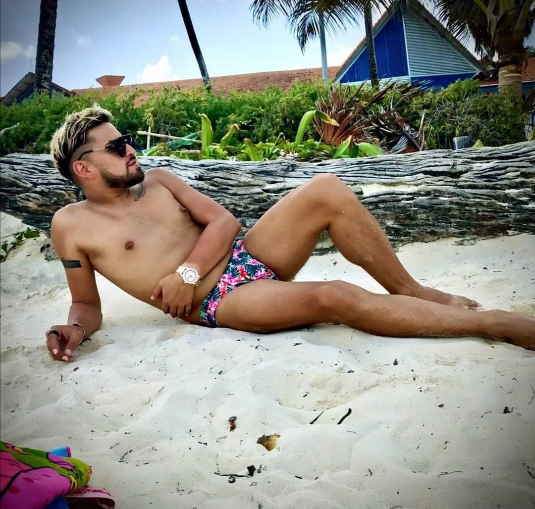 aandres1's tweet photo. Beachwear https://t.co/t5JK8yNjxd
#sungas #verano2020 #medellin #fashion https://t.co/GxilA3WIFY
