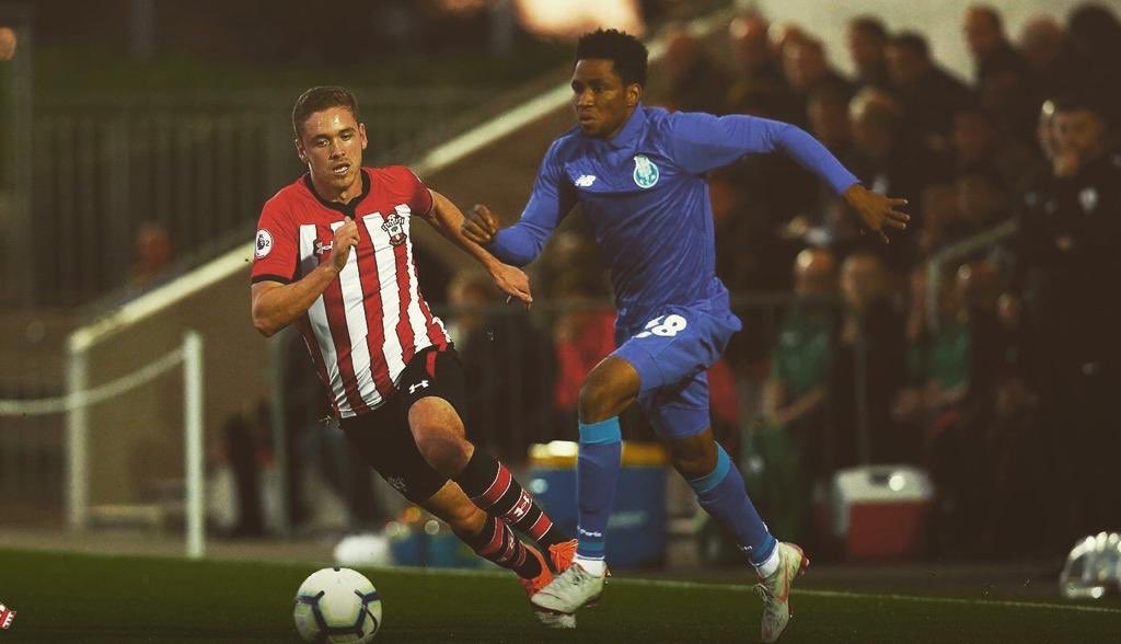 Romseytownfc1's tweet photo. Romsey Town Football Club are delighted to announce the signing of Ex Southampton, Truro &amp; Dorchester player Ben Rowthorn. We look forward to welcoming him to the @AecProtection ground! Up the Town 🔴⚫️ Thanks to @90MinutesMore for the graphic! https://t.co/XehNdJsLsP