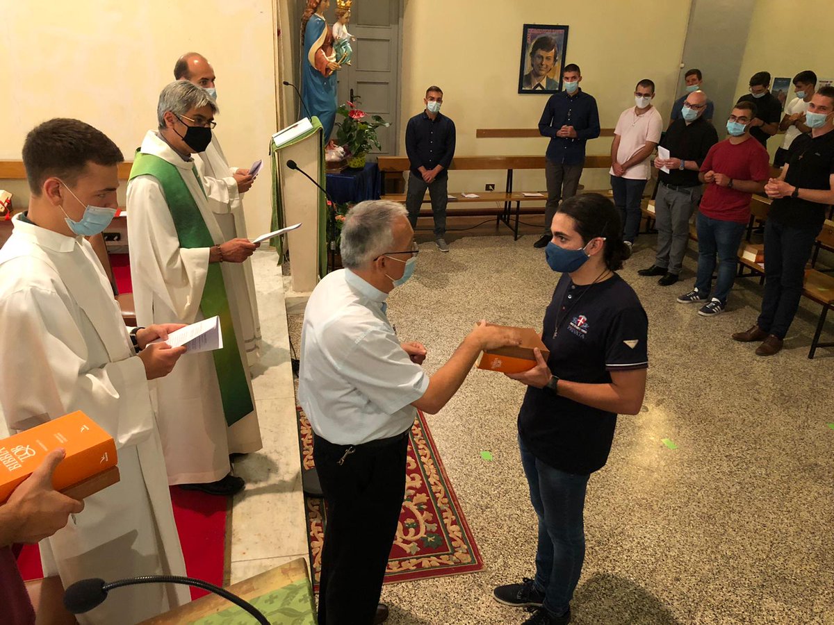 SalesianosSMX's tweet photo. 🙏 #SDB: acogida de los nuevos novicios para el curso 2020-2021 en el noviciado salesiano internacional “San Luis Versiglia” de Genzano di Roma. Allí se incorporan este año, Ángel Moraleda y Daniel Sabuco, novicios de la Inspectoría María Auxiliadora (SMX). 

¡Enhorabuena! https://t.co/HVlFz86qGx