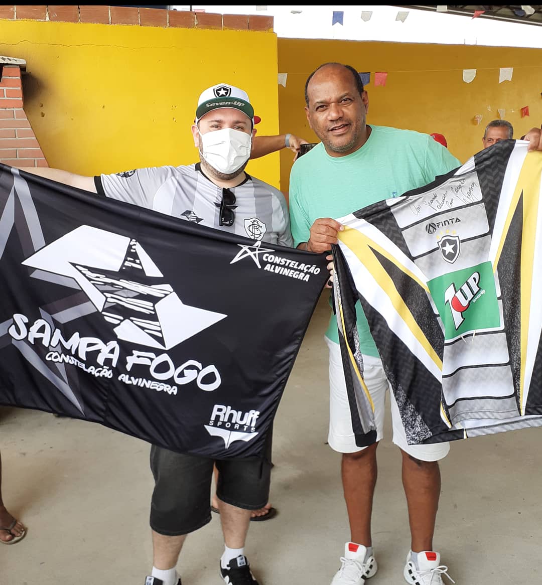 sampafogoficial's tweet photo. Presença da SampaFogo no Evento do Máster Botafogo. O amistoso serviu como preparação para a Legends Cup e todos alimentos arrecadados no jogo serão destinados aos funcionários do clube. Parabéns e obrigado a todos pela organização e receptividade!
#masterBotafogo #botafogo https://t.co/8cjjjhZwWZ