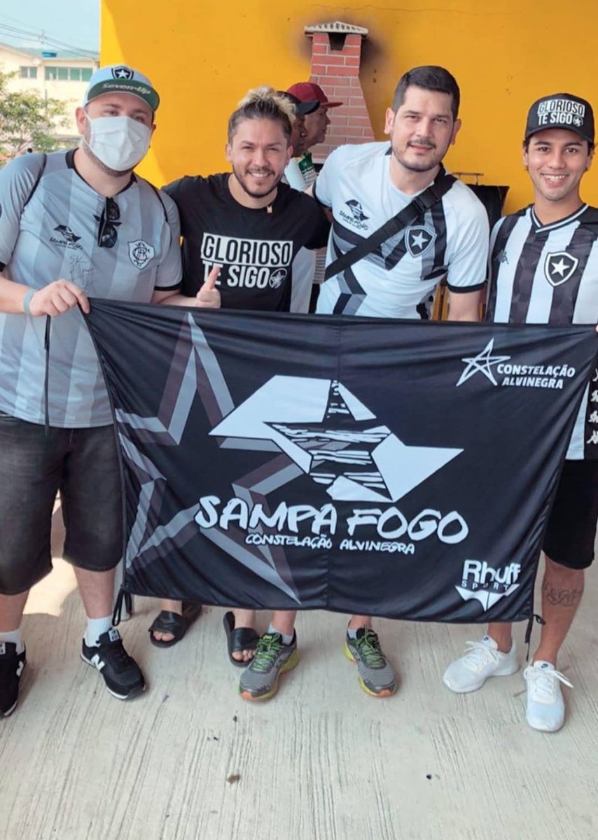 sampafogoficial's tweet photo. Presença da SampaFogo no Evento do Máster Botafogo. O amistoso serviu como preparação para a Legends Cup e todos alimentos arrecadados no jogo serão destinados aos funcionários do clube. Parabéns e obrigado a todos pela organização e receptividade!
#masterBotafogo #botafogo https://t.co/8cjjjhZwWZ