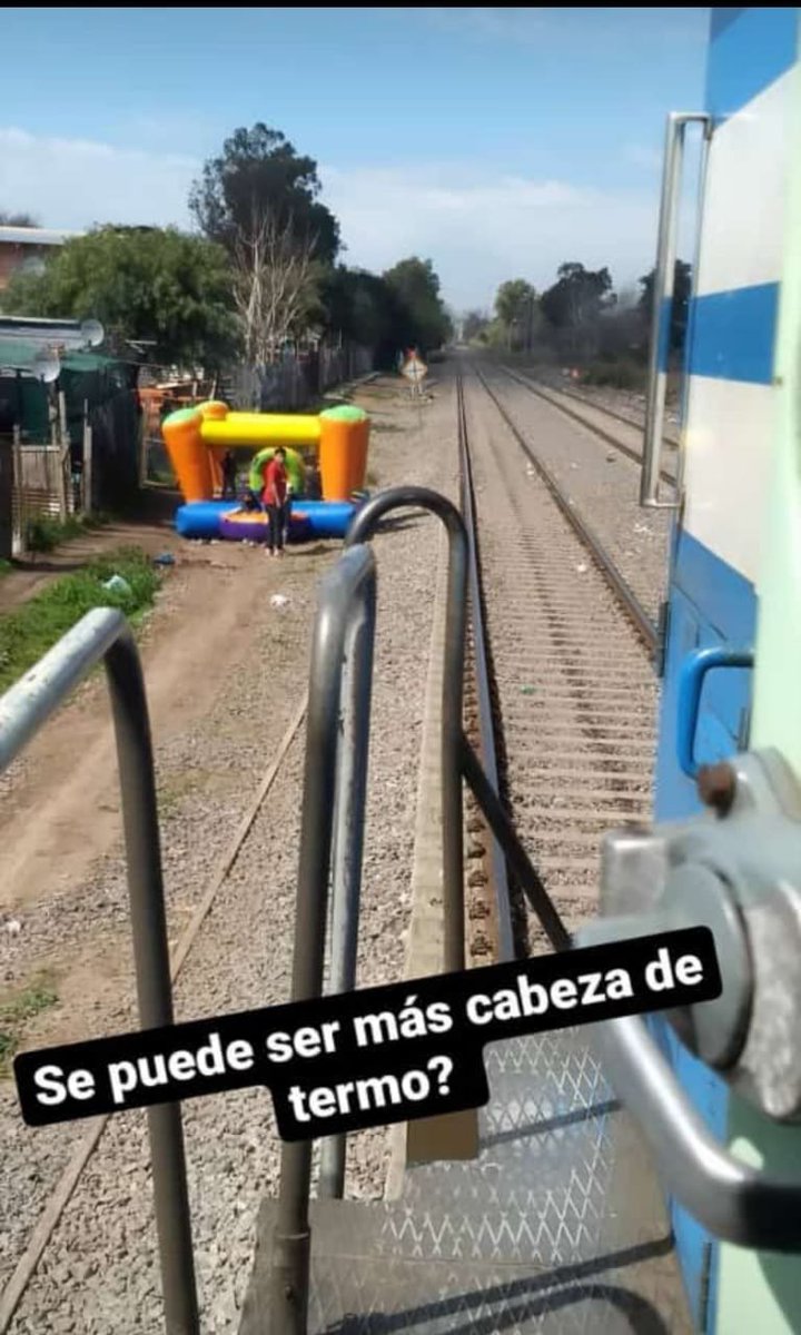 EstadodeTrenes's tweet photo. #TrenMitre #TrenSuarez 
🚂Ramal Ballester-Zarate🤬
En cercanias a PAN Paseo de Julio,Escobar.
Nada que acotar,escucho opiniones.
(aclaracion el mensaje que esta puesto en la foto,lo escribio la persona que me envio la foto)
@ernestoarriaga @todonoticias @solotransito @bagliettoc https://t.co/DbIj4q3BO3