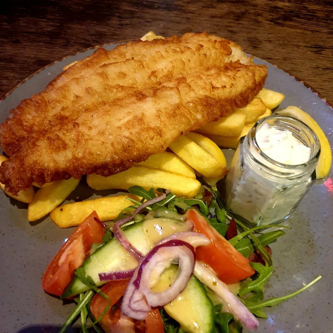 No1_HighStreet's tweet photo. Running every Mon till Wed in Sept &amp; Oct on pre booked tables enjoy 50% off up to £10 on all our amazing food &amp; soft drinks. So get dialing us on 0131556 5758 to make sure you get your discount. #royalmileedinburgh #breakfast #EatOutHelpOut #familyfriendlypub #moneyoff https://t.co/mOeU4hfiXT