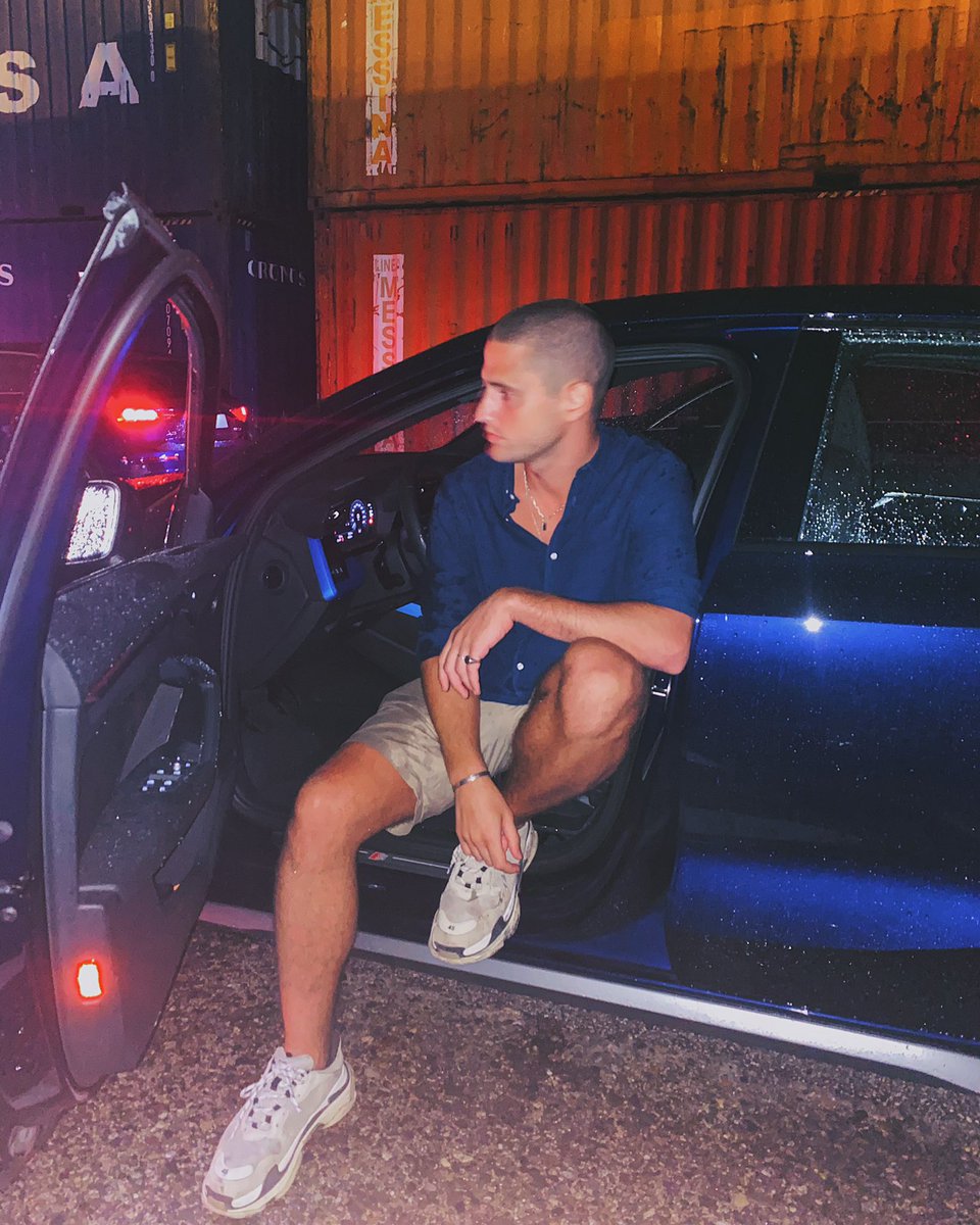 AlexChiner's tweet photo. Os dejo algunas fotos de resumen del evento de presentación del nuevo Audi A3 Sportback de ayer. Estuvo pinchando Bob Sinclair en directo 🙃#A3ConnectedNight @audispain https://t.co/9GYDN5PFgy