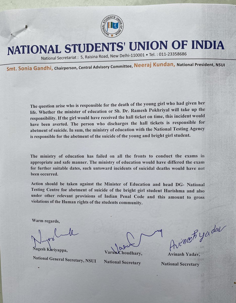 shashank_mishr_'s tweet photo. #ParentsDemandPostponeNEET
A 17 year old girl student who didn't receive her NEET hall ticket has committed suicide in Tamilnadu. India's Education Minister is solely responsible for her suicide. Today NSUI filed a complaint against @DrRPNishank .. @DG_NTA
#ParentsDemand https://t.co/wkiEG6ZavI
