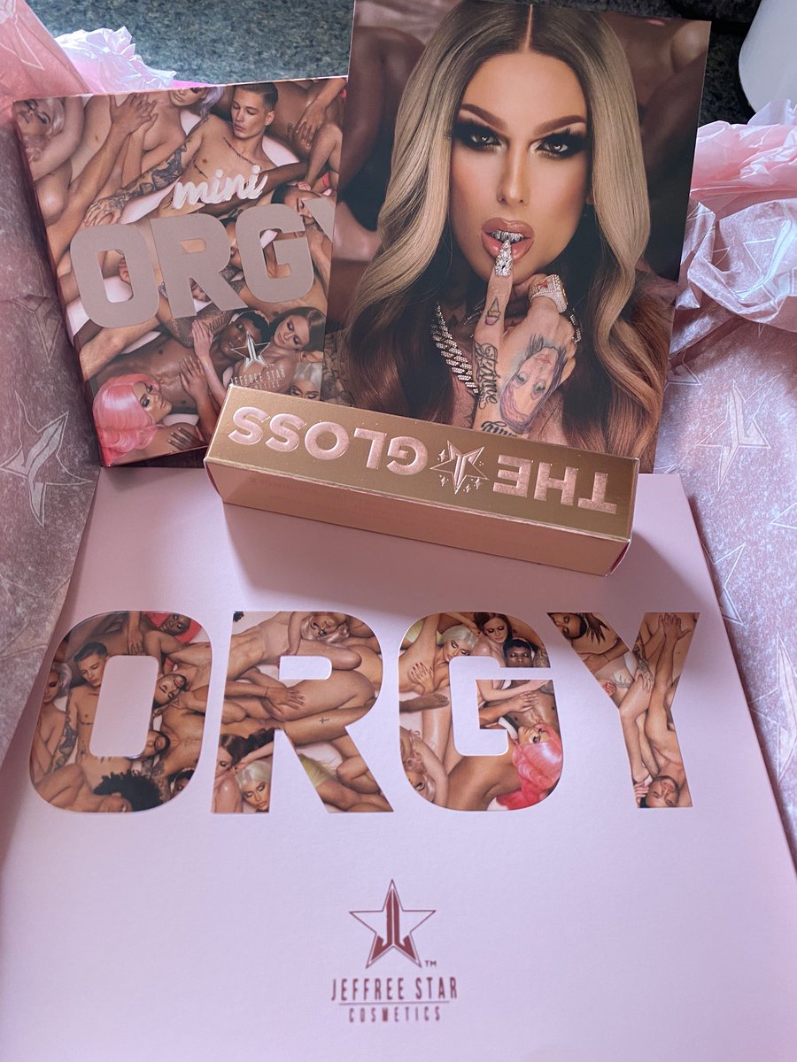 Adrienneyouman1's tweet photo. Feels like Christmas on Labor Day 💋🤎🤎🤎@JeffreeStar https://t.co/J3u521MhLm