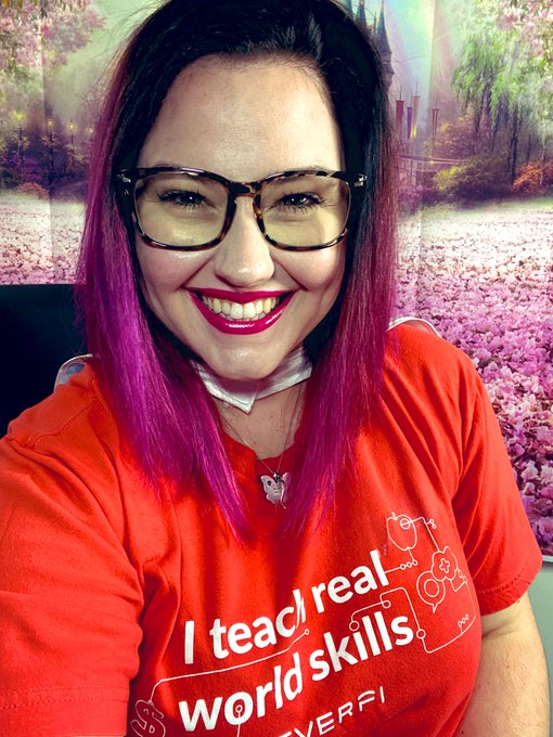 EVERFIK12's tweet photo. For many across the country, tomorrow marks the 1st day of school. Whether you're days into the new school year or just starting, we thank you for ALL that you do! 👏 

#RemoteTeaching #MotivationalMonday @PaulSolarz @GurgaFCS @steph_cartersc https://t.co/Uve2SixnAa