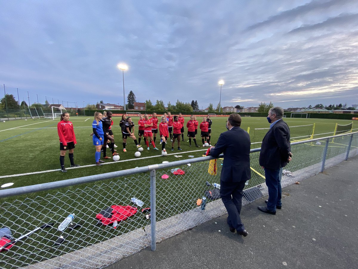 FLeturque's tweet photo. Passage à l’entraînement du @RCLensFeminin à La Gaillette pour saluer les joueuses et leur dire ma fierté de les voir porter le maillot aux doubles couleurs de Lens et d’Arras. Belle saison à elles ! https://t.co/DCxZNuUe1M