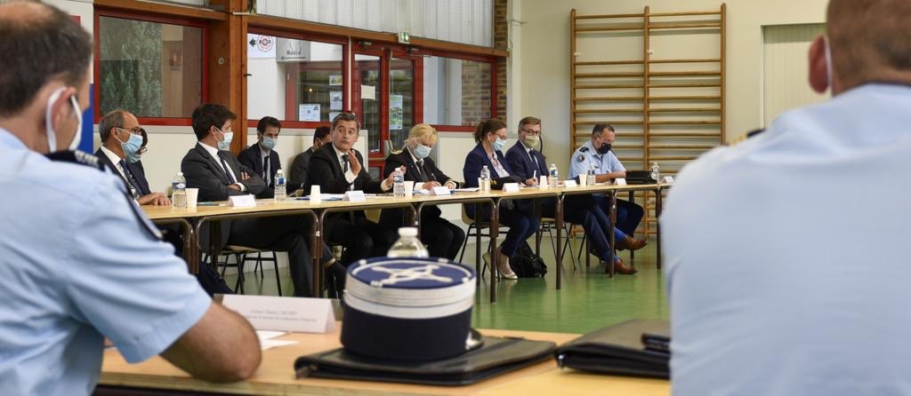 PorteparoleGN's tweet photo. La #gendarmerie, qui partage elle aussi une longue histoire avec le cheval, mesure toute l’inquiétude du milieu équestre et met tout en œuvre pour faire progresser les investigations. 

Vous sollicitez des conseils de prévention📞17
Vous êtes témoin📞 17 
Vous êtes victime📞 17 https://t.co/7odBNWIdxv