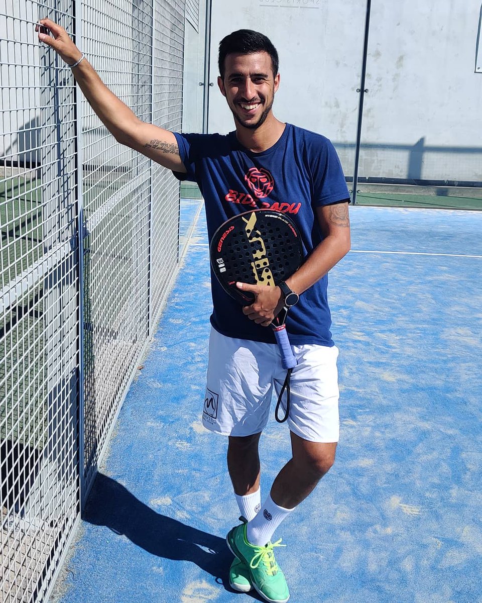 😄😁 La cara de felicidad de comenzar una semana de competición. Mañana nos vamos a Sardegna 🇮🇹 🛫 Otro torneo, otro partido, otra oportunidad de hacer las cosas un poquito mejor 💪🏻
⠀
#padelitaliano
#padel #italy #wptsardegnaopen🇮🇹 #sardegna #italy #wpt