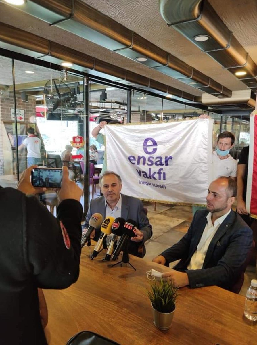 fatihbayraming's tweet photo. Ensar vakfı genel başkanlığına seçilen sayın Şener AĞAÇ beyefendi şube ziyaretleri kapsamında vakfımızı Ziyaret etti. Kendisine ve sayın Turan Koç beyefendiye ziyaretlerinden dolayı teşekkür ederiz. https://t.co/5SGQIrbWr8