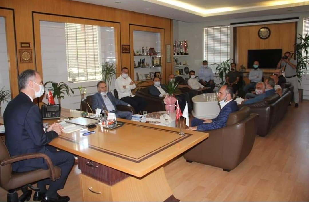 fatihbayraming's tweet photo. Sayın Ensar Vakfı genel başkanımız Şener AĞAÇ ve yönetim kurulu üyeleri ile birlikte Belediye başkanımız Alper TABAN 'ı makamında ziyaret ederek istişarelerde bulundukları. Kendilerine ilgilerinden dolayı teşekkür ediyoruz. https://t.co/mS4pcH5PGb