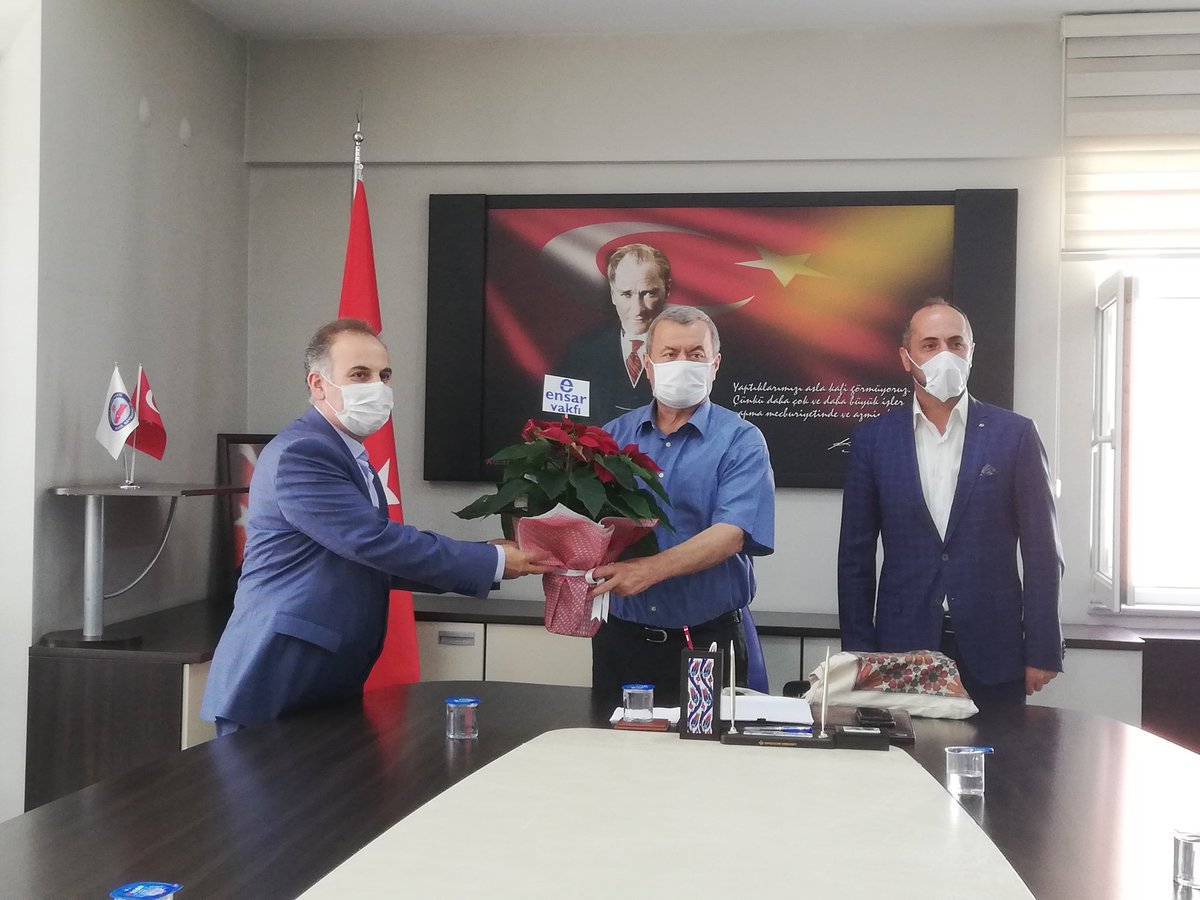 fatihbayraming's tweet photo. Genel Başkanımız sayın Şener AĞAÇ ve yönetim kurulu üyeleri ile birlikte İlçe Kaymakamı sayın Şükrü GÖRÜCÜ'yü makamında ziyaret ettik. Kendilerine ilgilerinden dolayı teşekkür ediyoruz. https://t.co/rwQM0hk2oO