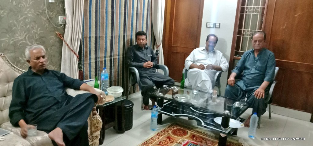 KhurramBhatti01's tweet photo. کورنگی ۔ سینیٹر نہال ہاشمی,سید منور رضا صدر لیبر ونگ #PMLN سندھ,اسد عثمانی ایڈیشنل انفارمیشن سیکریٹری سندھ,عرفان خان,اشفاق اعوان,عنیب شاہ کے ہمراہ سینئر مسلم لیگی یامین قریشی کے گھر آمد کراچی کی موجودہ سیاسی صورتحال پر تبادلہ خیال https://t.co/NFwDJILvBn
