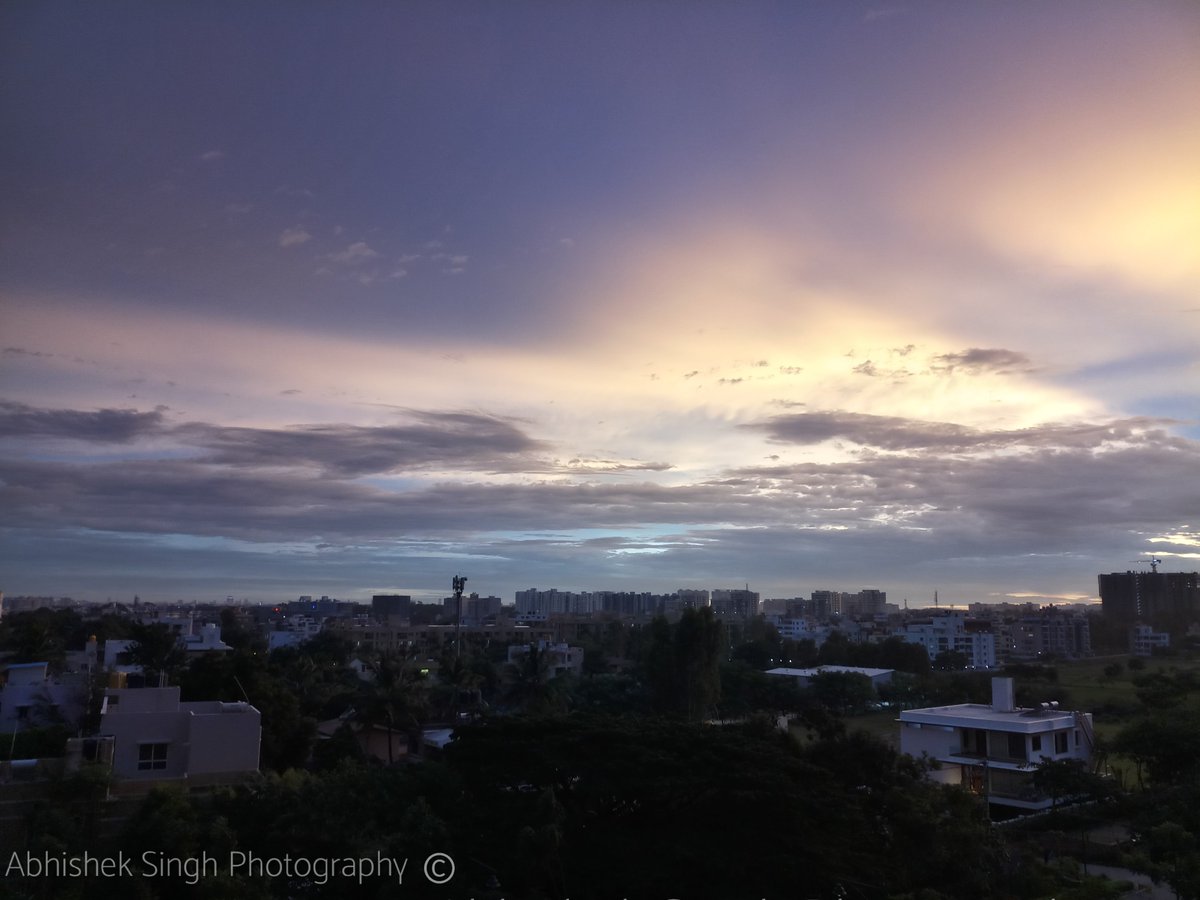 i_abhisheks's tweet photo. The heavens above...
@Piclogy @StormHour @sunset @ThePhotoHour @WNpix @incredibleindia
#EyeAbhishekPhotography #DukeClicks #IncredibleIndia #ThePhotoHour #photography #naturephotography #naturelovers #nature #sky #colorful #scapes #MondayVibes
Today evening sky at #Bangalore https://t.co/YHDU3ZVylA