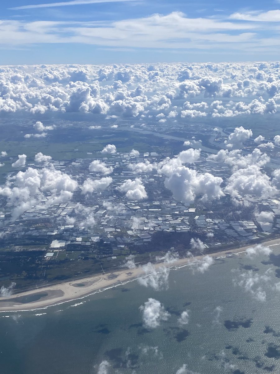 Mooie stukjes glas tussen de wolken! #Westland #Horticulture