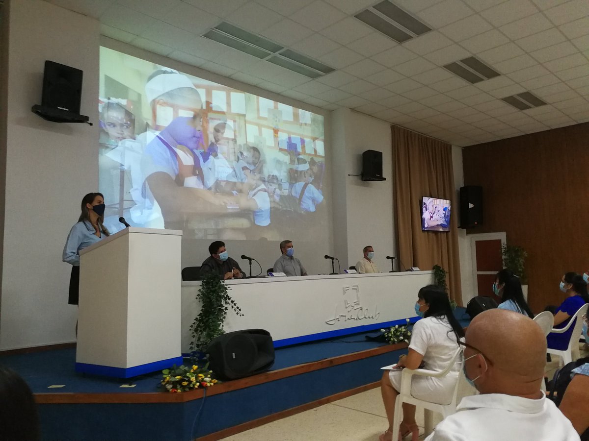 Mediante videoconferencia estamos reunidos con los trabajadores de #JovenClubCuba en el país para conmemorar el aniversario 33 cumpliendo las medidas de distanciamiento social. #JovenClubTeConecta #CubaInformatiza <a href="/MINCOMCuba/">Ministerio de Comunicaciones Cuba</a>
