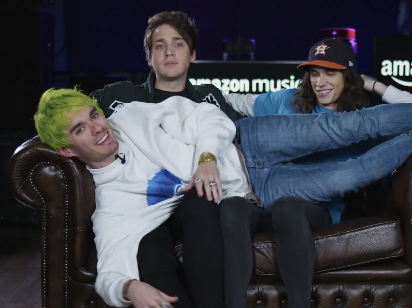 i’m going to end the thread here. this was just a fun little thread for my lanes. i’m new to the waterparks fandom and still learning more about them and i love 5sos so i recommend nothing bands end of thread