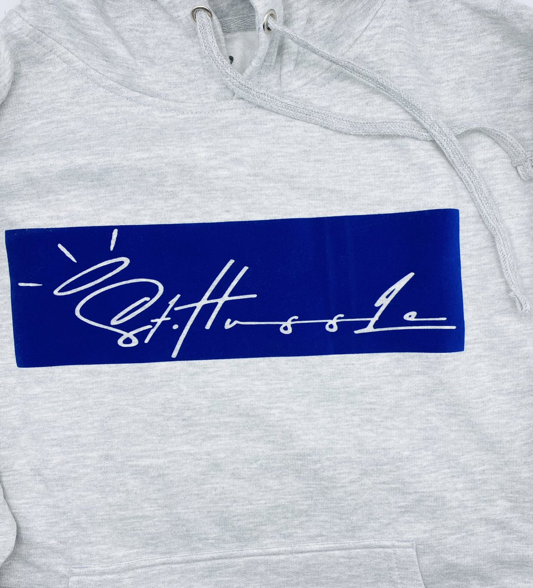StHussle's tweet photo. TODAY IS A GREAT DAY TO SHOP
https://t.co/731gCn2DQS !
LABOR DAY SALE 🥳💸🛍
ALL HOODIES & HATS ARE
BUY 1 GET 1 50% OFF !!!
USE DISCOUNT CODE: LABORDAY
AT CHECK OUT 😇🙏🏾💙
#sthusslecollection #labordaysale #BlackOwnedBusiness #whobbqing lol https://t.co/yUXh2Uhw0f