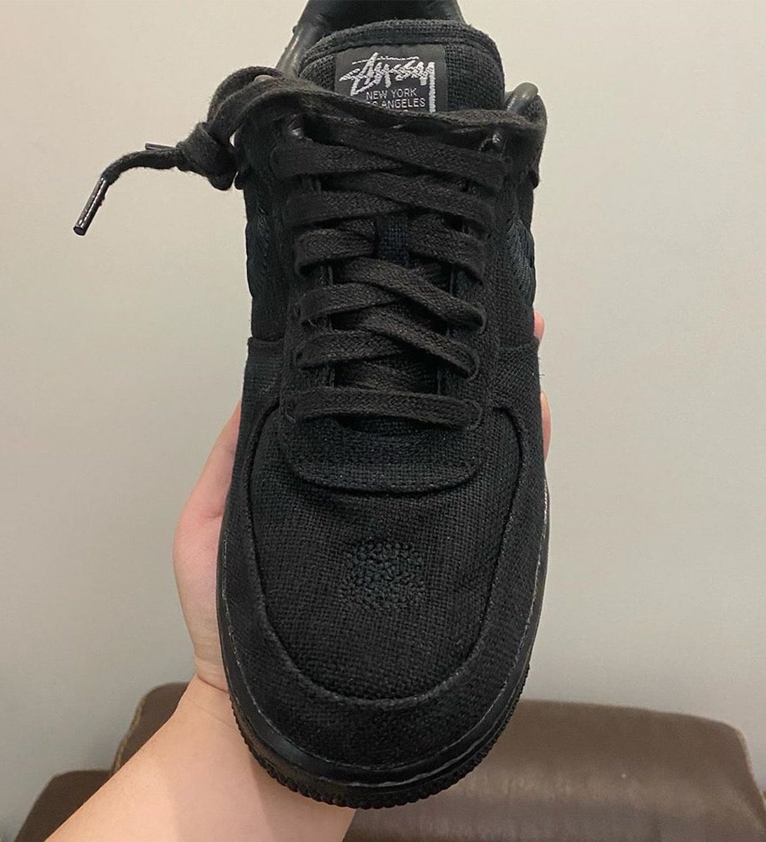 Legendarymx_'s tweet photo. ¿Qué color prefieren del @stussy x @nike... negro o fossil? 🤔 https://t.co/xwvMohw34v