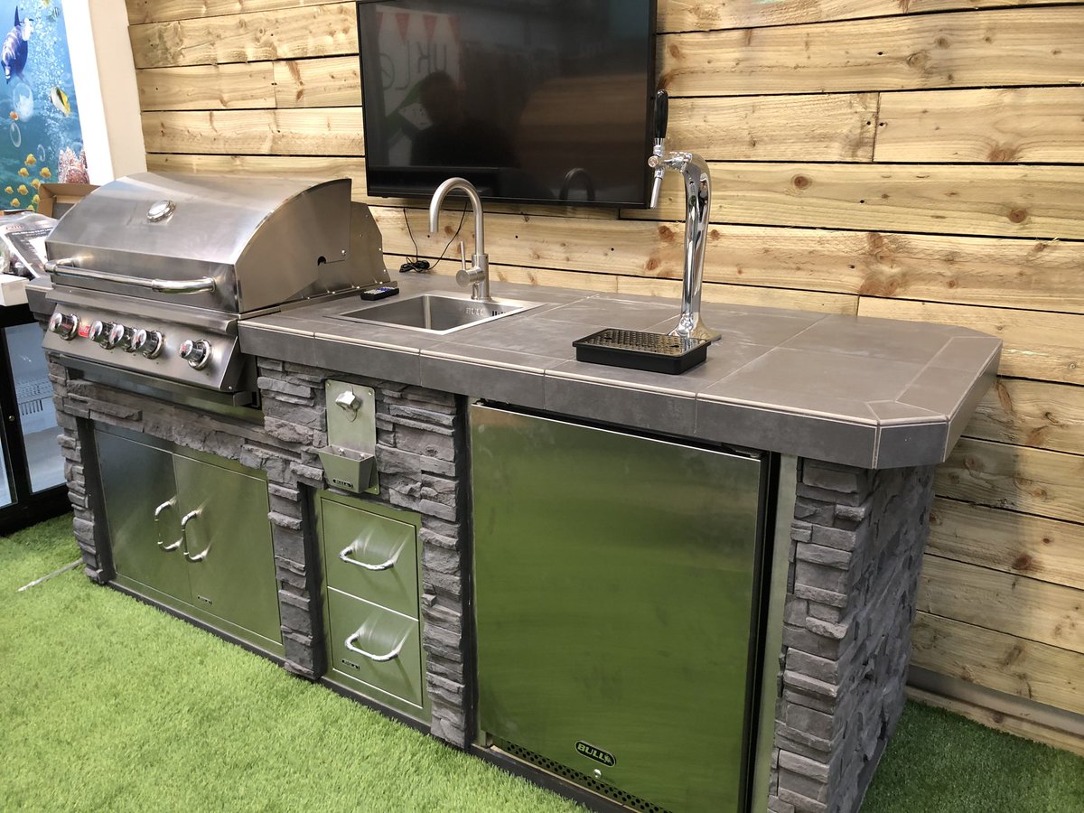 Gareth Jones tweet media