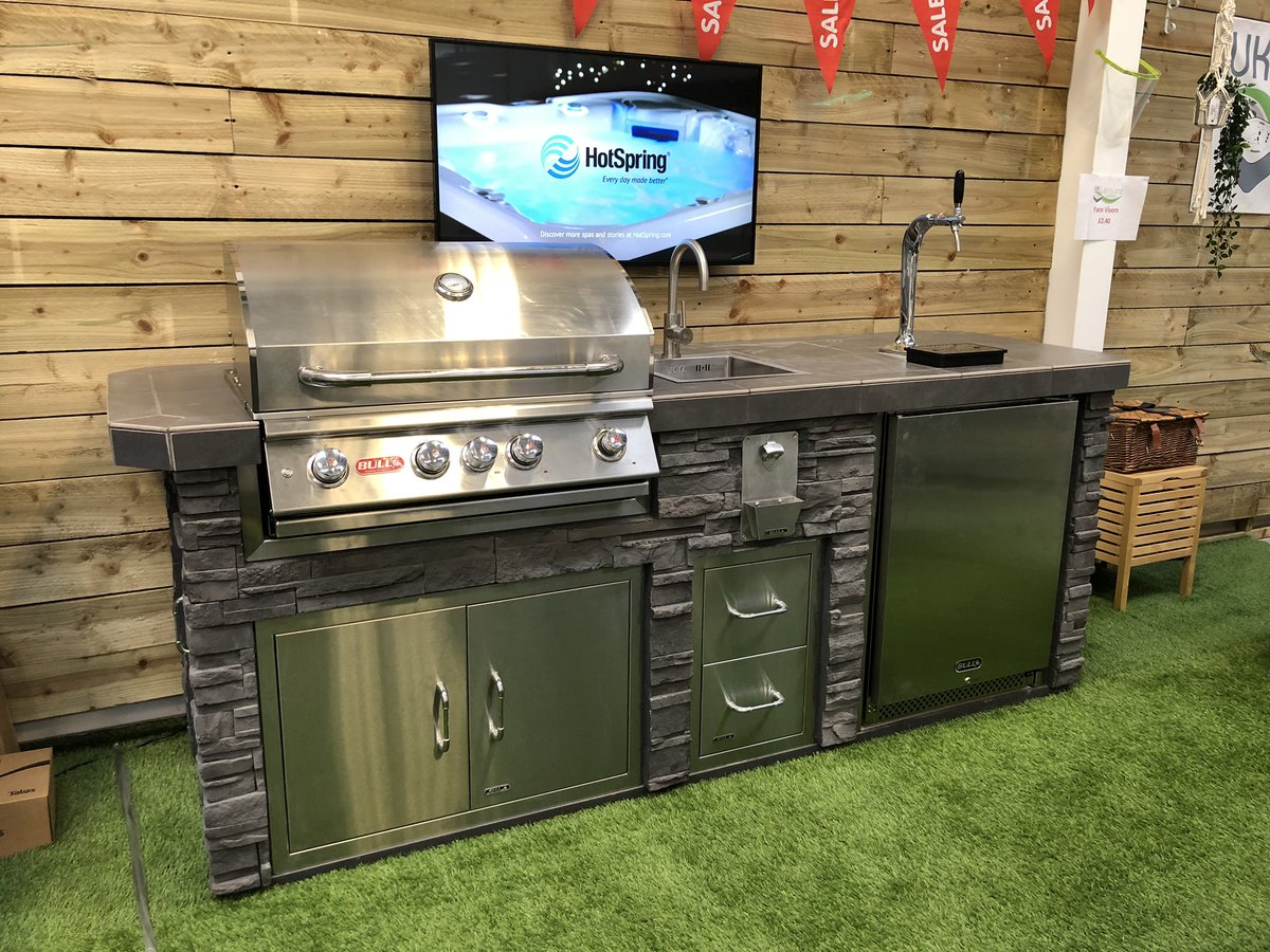 Gareth Jones tweet media