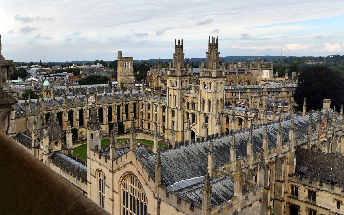 Stunning Colleges tweet media