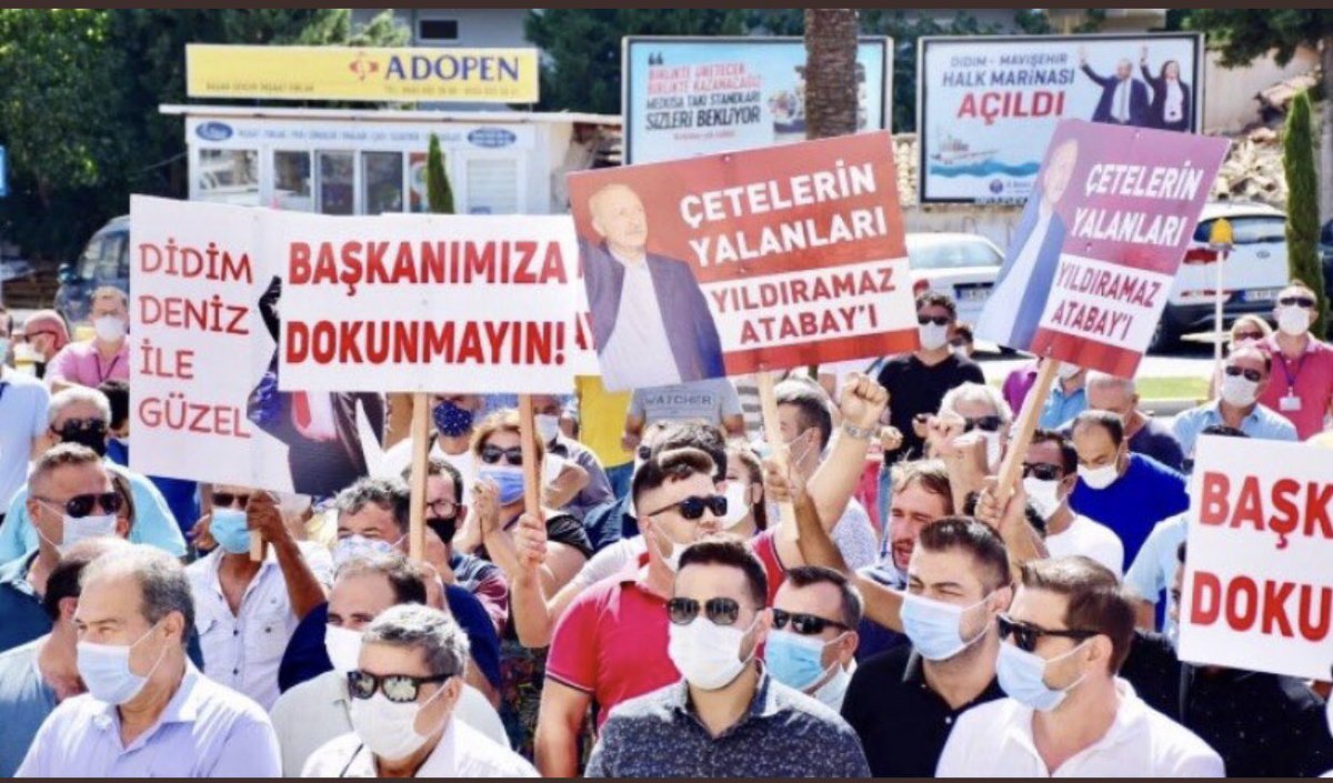Bir kadına tecavüz eden CHP’li Didim Belediye Başkanı Ahmet Atabay’ı destekleyen bazı Didimli erkekler gösteri yapıp tecavüzcü başkanlarına sahip çıktı.
#AhmetAtabayTutuklansın