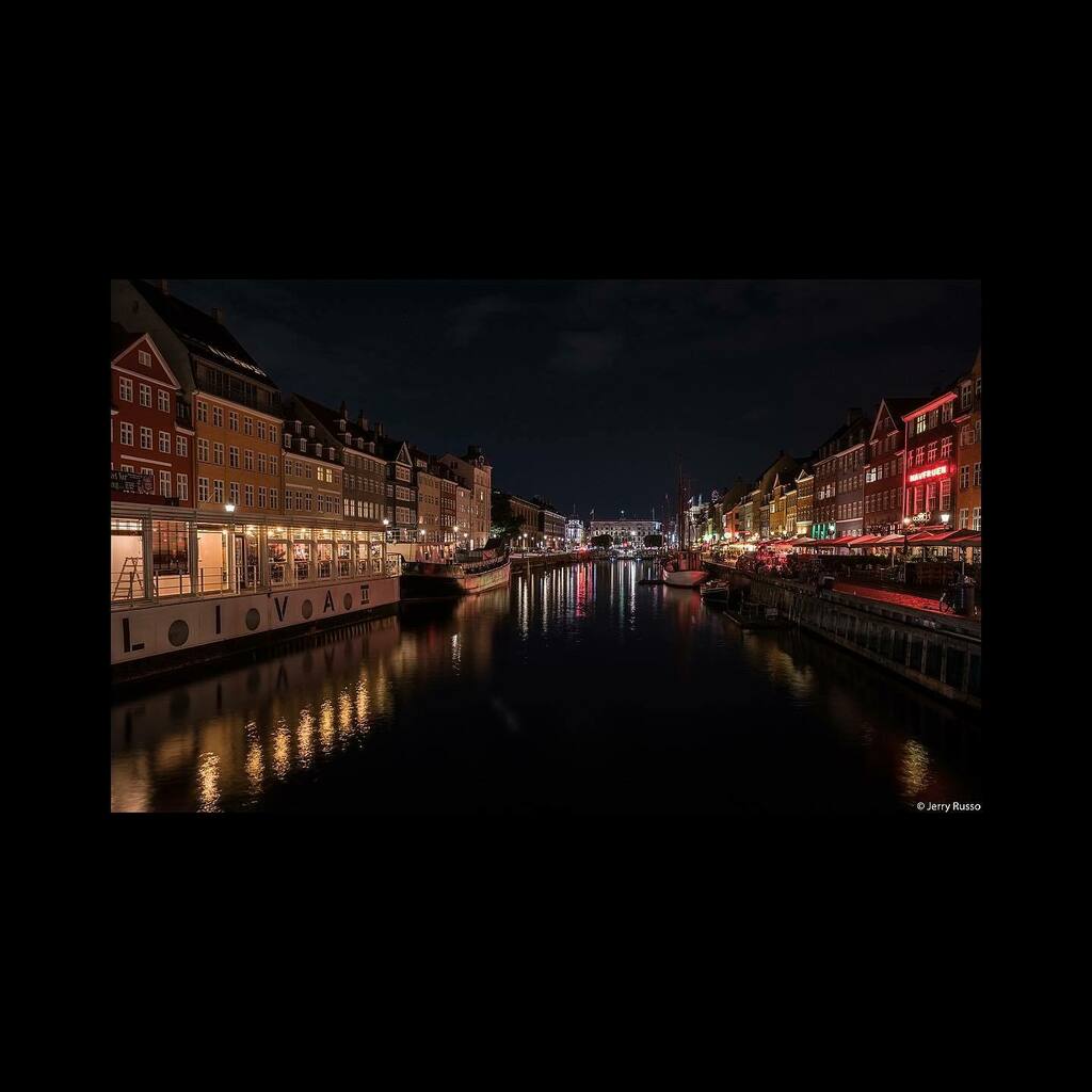 Jerry2781's tweet photo. NightLux
#copenaghen #copenaghen🇩🇰 #copenhague #copenhagenlife #copenagensworld #copenhaguen #visitcopenhagen #denmark🇩🇰 #denmark #denmarklife #visitdenmark #exploredenmark #igerscopenaghen #ig_copenhagen
#mieandfriends
#travelphotography #photooftheday… https://t.co/FYYxiS3ZbL https://t.co/4Z5awDWh0x