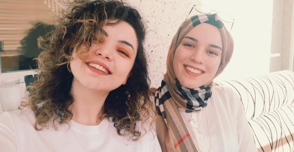 clknurseda's tweet photo. 17. yaşımız              20.yaşımız https://t.co/0bBUGDBJ43