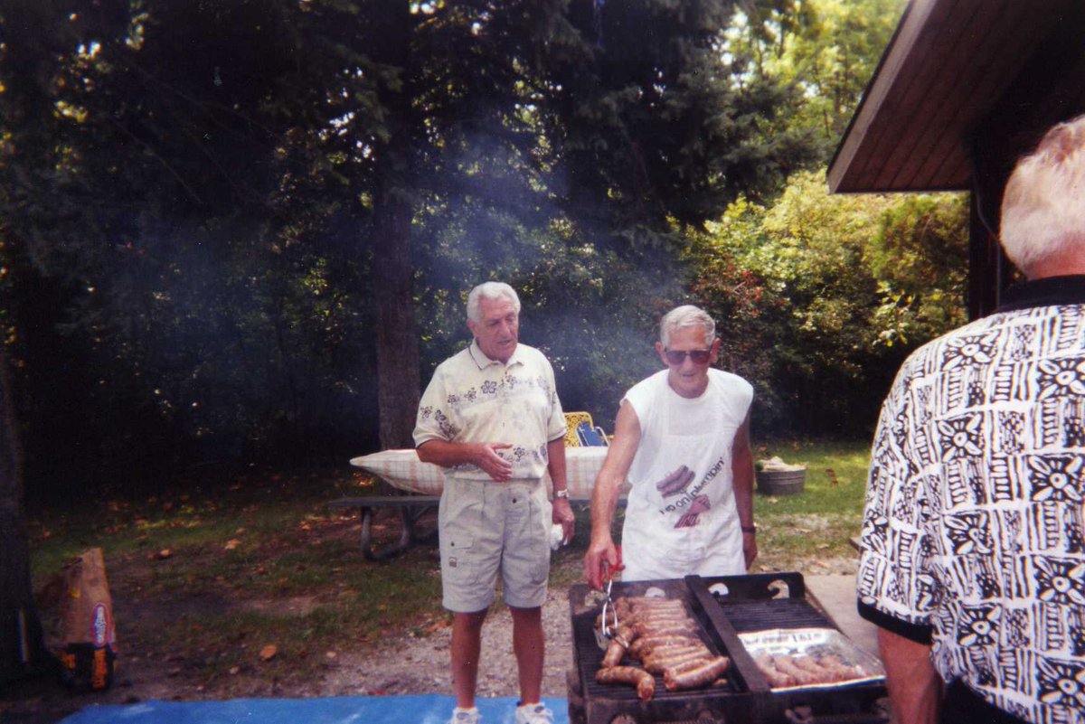 DefabisF's tweet photo. Happy Labor Day Weekend DeFabis Fam - Let's grill up some Italian Sausage!! https://t.co/L0ryWtsDzR