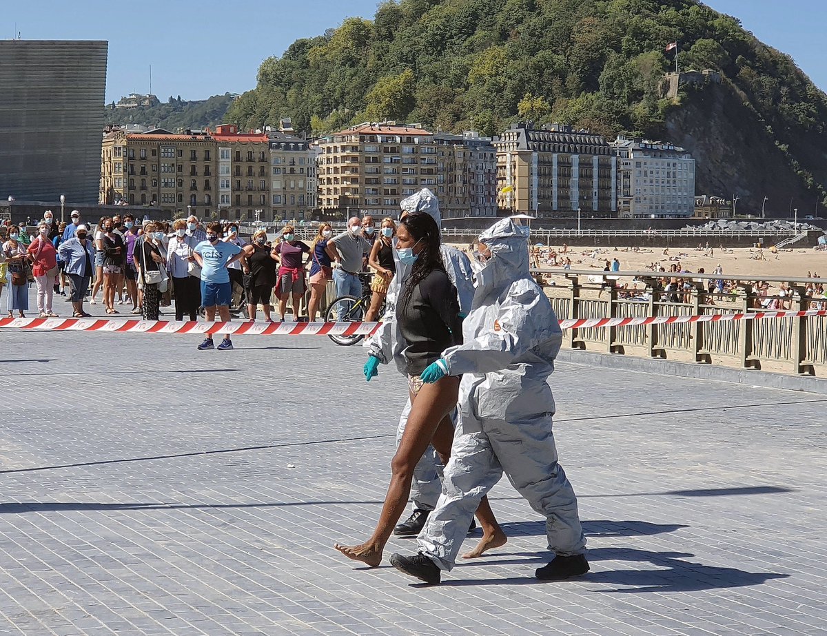 3CatInfo's tweet photo. Detinguda una dona amb Covid que se salta la quarantena per fer surf a Sant Sebastià https://t.co/F3Xk27Ojkc https://t.co/UtLbCxctIg