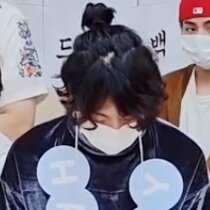 bbutterflytae's tweet photo. jungkook bestest prettiest boy ma lo vedete insomma mi scende la lacrimuccia ti metto nel taschino non mi scappi https://t.co/os0iJxu2pU