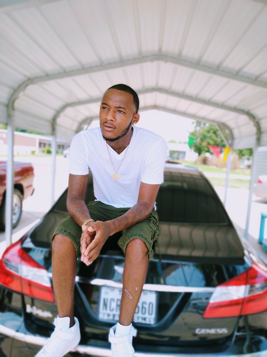 4BoyzShoota's tweet photo. Something Like Durkio, IM THA VOICE OF THA STREETS #FreeGunna #FreeKb #FreeThaCenterPiece #Free14k #FreeKalo #FreeThaGuyz #LongLiveJd @yung_cove44 https://t.co/9bIy5mcilS