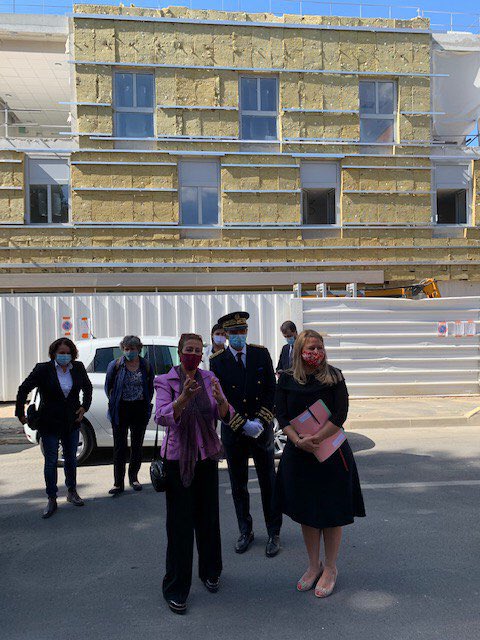 NadiaHAI78's tweet photo. Déjà des travaux en cours à #Orly où je me suis rendue sur le chantier de restructuration d’une école. La commune bénéficie d’un soutien financier supplémentaire de l’Etat grâce au plan 
#FranceRelance.
Ça, c’est du concret pour la ville et ses habitants ! https://t.co/iGmaWeovmh