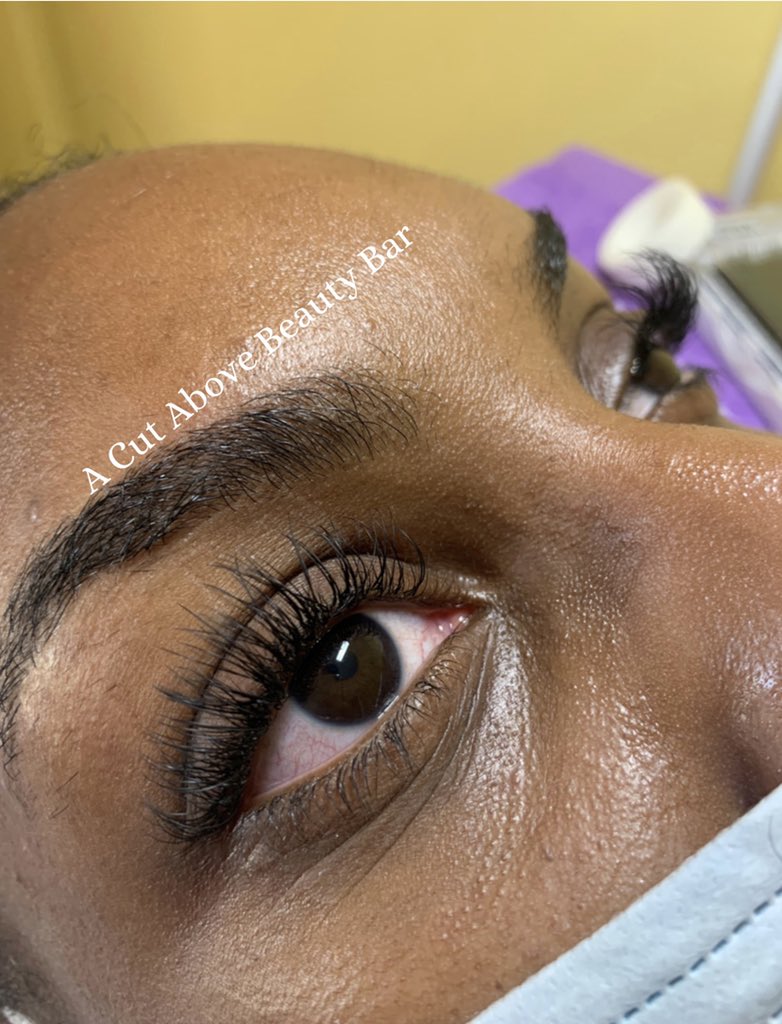 acutabovebeaut1's tweet photo. It’s always the lashes for me, I’m in love with this beautiful open eye classic set.
Drop a Comment below and let me know what’s your favorite lash style.
Book a classic set with us today.
Cost:$4500.
#classiclashes #jamaica #jamaicanlashtech #kingston #tapeupmethod https://t.co/gAsXjsavwn