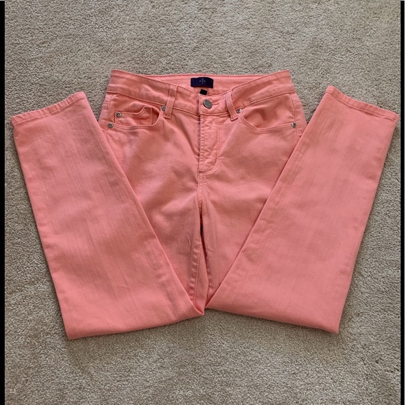 AmandaShewan4's tweet photo. So good I had to share! Check out all the items I'm loving on @Poshmarkapp #poshmark #fashion #style #shopmycloset #nydj #pandora: https://t.co/dABeIG5Ggd https://t.co/SuNN9BkiVz