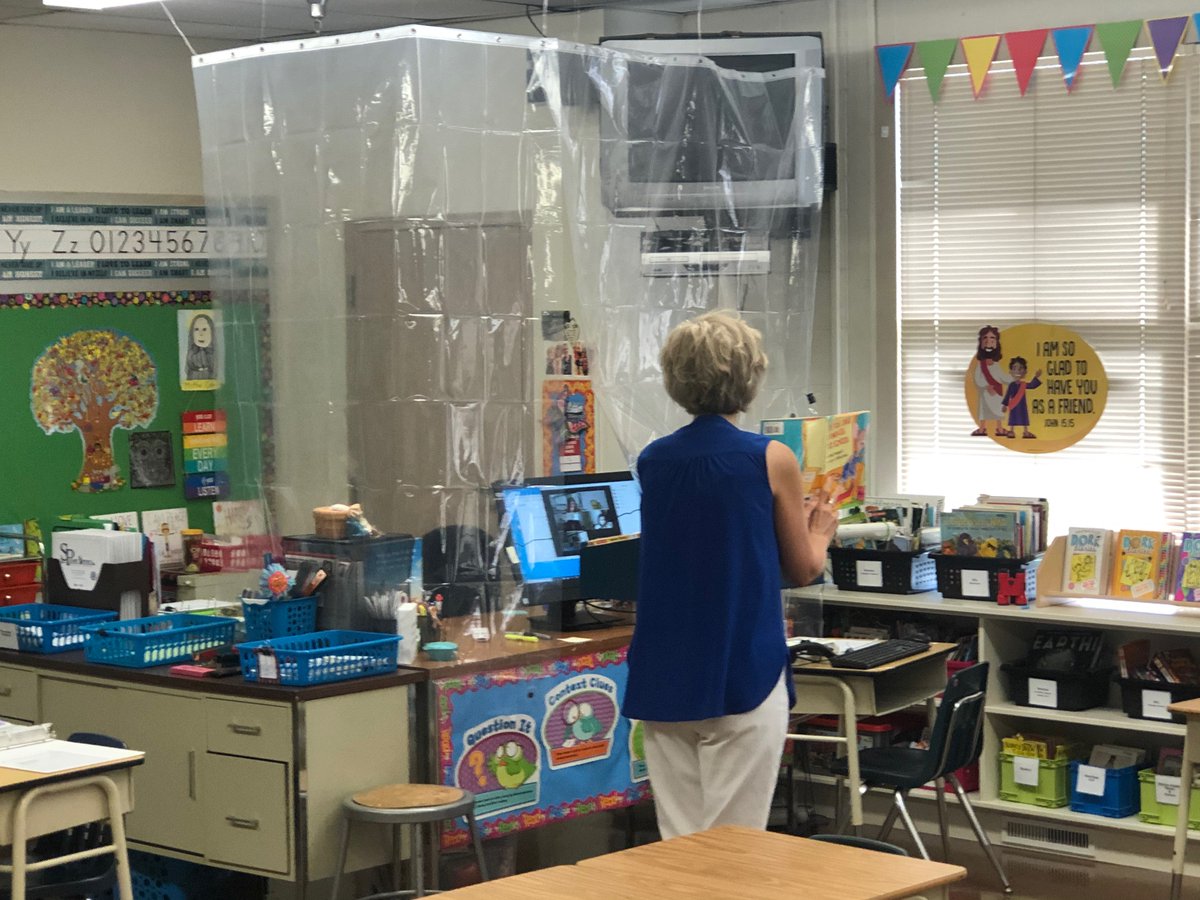K_Cocozzella's tweet photo. On Friday, we hosted virtual orientation sessions for students who did not join us on campus last week. While we didn't get to see these boys and girls in person, the @StPetersOlney teachers welcomed them into the 20-21 school year with the same energy and love! #onepanther https://t.co/ASsDpqFXcE