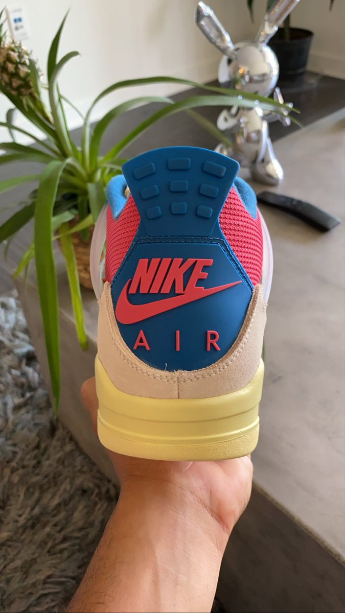 rbn_gmzz's tweet photo. the winning 🎟 🍧 ⁦@Jumpman23⁩ @unionlosangeles⁩ #guavaice https://t.co/qsziWN7I5r