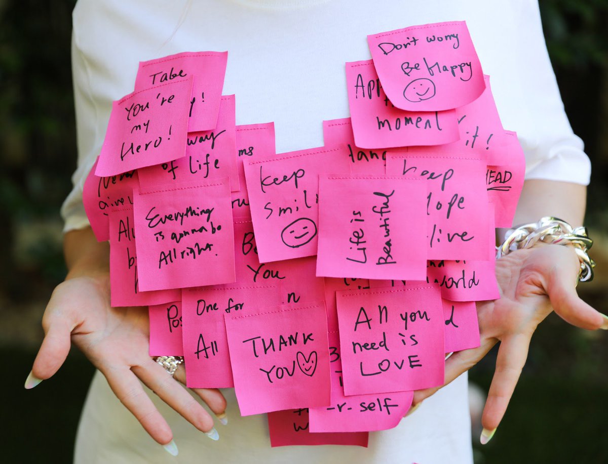 xtina's tweet photo. Smile! If you need a little pick me up, pick a post it 😊😘 https://t.co/XRDSdjpUv5