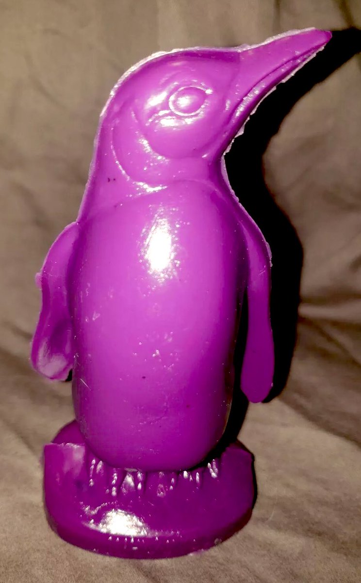 MoldMuseum's tweet photo. Emperor Penguin (Aptenodytes forsteri) - Milwaukee County Zoo, Milwaukee - PURPLE (2020)
..
..
..
#MoldARama #MoldAMatic #BlowMold #InjectionMold #SAMPS https://t.co/NqCbtOxCmp