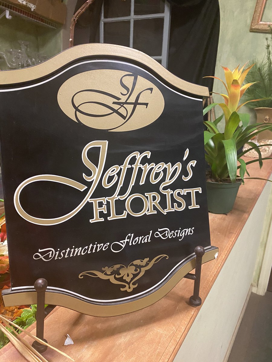 AkilahDavisTV's tweet photo. SO SWEET: I’ll introduce you to “Project Not Forgotten.” Jeffrey's Florist in Harnett County has brought so much joy to residents living in nursing homes using his talent and business during this pandemic. I’ll tell you how at 5:30.#ABC11 https://t.co/l9gYIx5am4