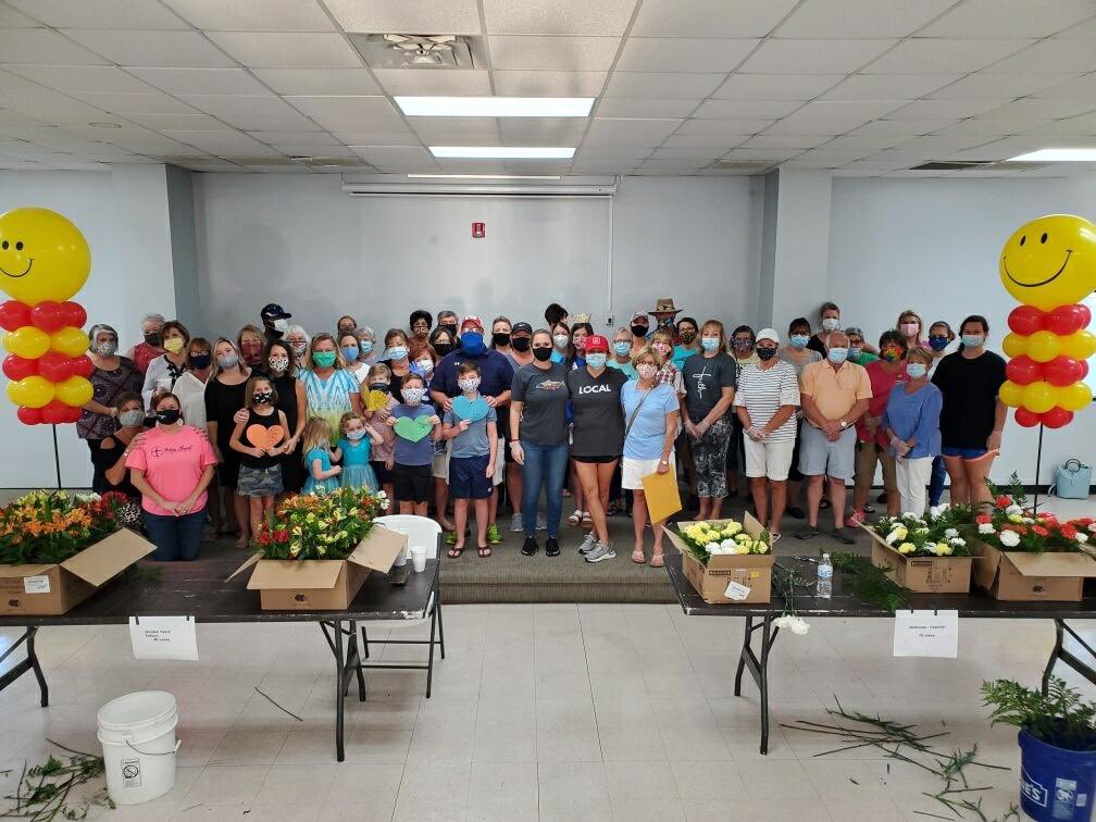 AkilahDavisTV's tweet photo. SO SWEET: I’ll introduce you to “Project Not Forgotten.” Jeffrey's Florist in Harnett County has brought so much joy to residents living in nursing homes using his talent and business during this pandemic. I’ll tell you how at 5:30.#ABC11 https://t.co/l9gYIx5am4
