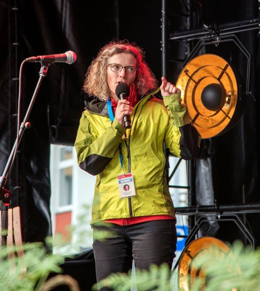 bjornsonfest's tweet photo. En eventyrlig FESTIVAL er over!
Tusen hjertelig takk til alle som bidro med kunnskap, formidlingsevne, kvalitet og engasjement, 
til alle våre fantastiske frivillige, støttespillere og PUBLIKUM.
48 arrangement, 4 500 billetter, 4900 som har fulgt oss på nett.
Foto: Øystein Eik https://t.co/Fvt7iuysqT