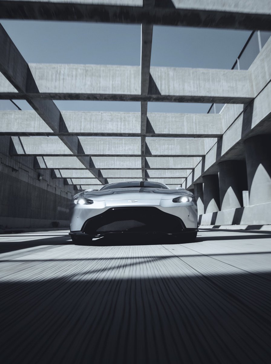 aaronbrimhall38's tweet photo. Aston Martin LOS ANGELES. Last week driving this beast. @astonmartin https://t.co/lNAYDqlRQ6