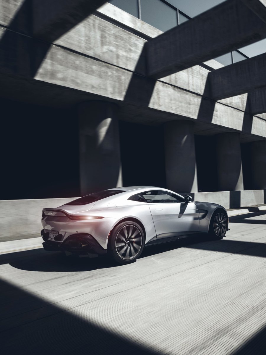 aaronbrimhall38's tweet photo. Aston Martin LOS ANGELES. Last week driving this beast. @astonmartin https://t.co/lNAYDqlRQ6