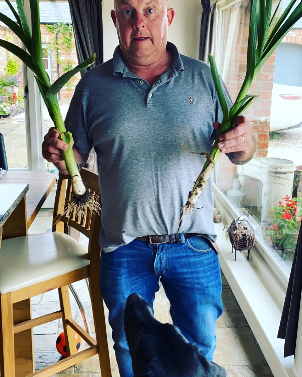 paula1ford's tweet photo. @ford_des loves showing off his veg # leeksgalore https://t.co/0SILsDsy5t