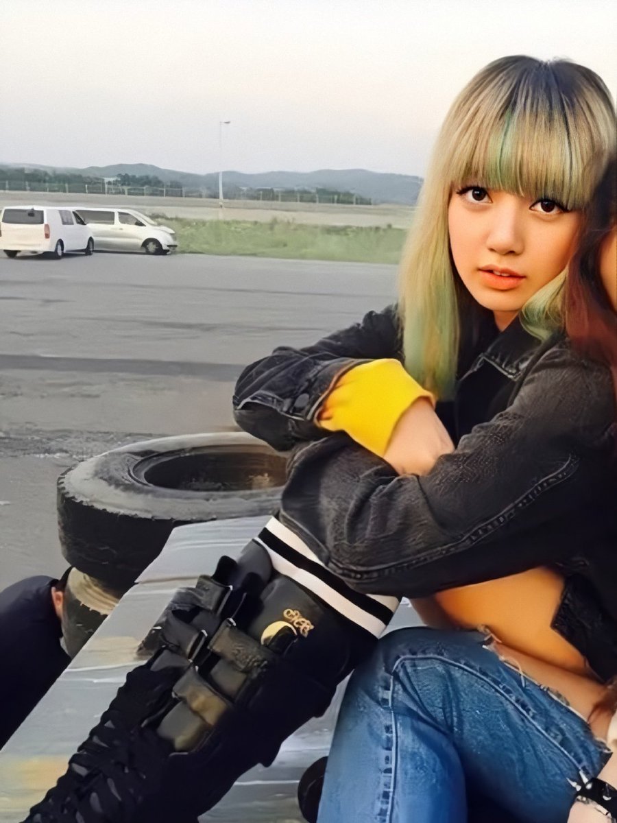 SOLARSHIIII's tweet photo. ไอต้าวเอ้ยยยยย!! วันหลังวิ่งมาขอพี่ไปถ่ายรูปด้วยหน่อยนะ 555555
เจ้าเด็กน่ารัก เอ็นดูจังเลย~ 
`ขอแฟนคลับถ่ายรูปด้วยก็ได้`

#HappyLaliceday https://t.co/5X9YGoTjBn